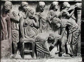 Relief einer Frau, die über den Verstorbenen weint (Detail)